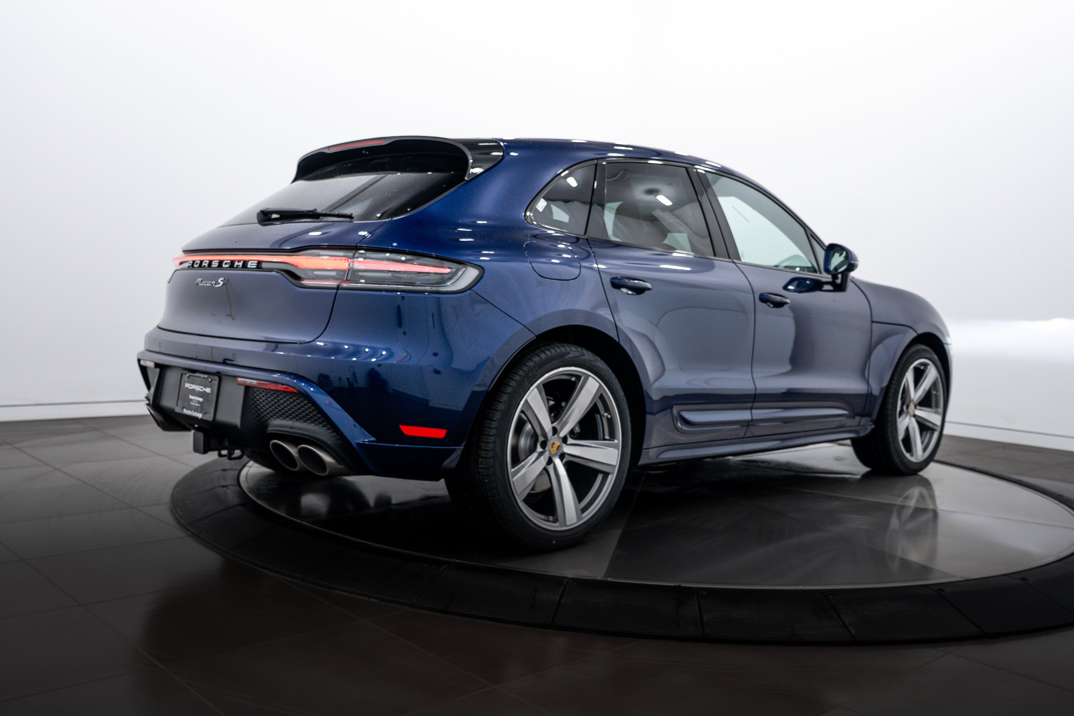 2026 Porsche Macan S photo 4