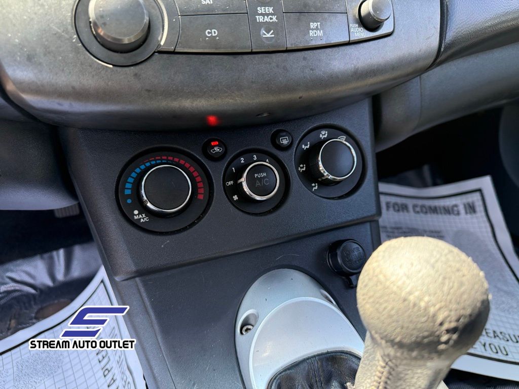 2008 Mitsubishi Eclipse GS photo 14