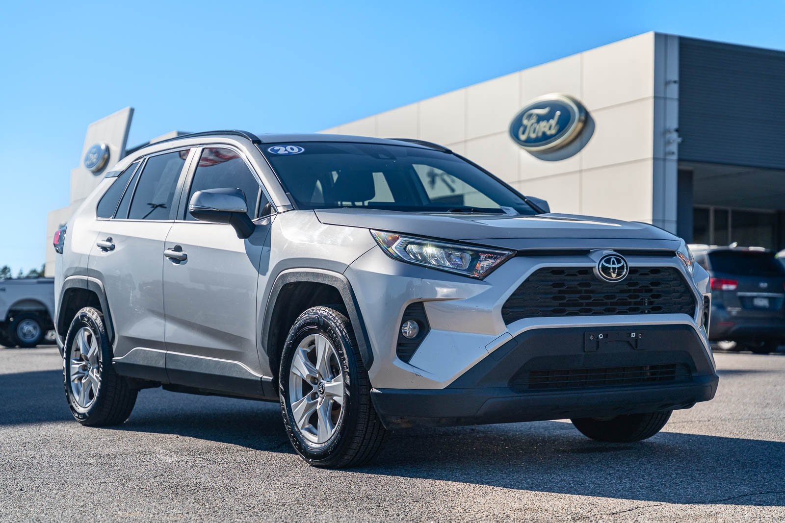2020 Toyota RAV4 XLE