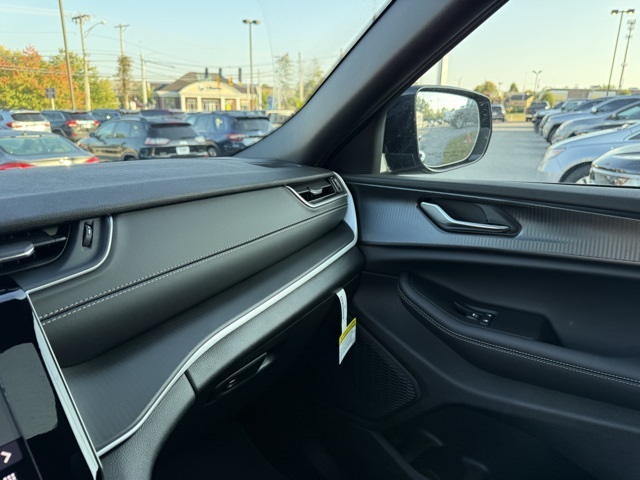 2025 Jeep Grand Cherokee Altitude X photo 21