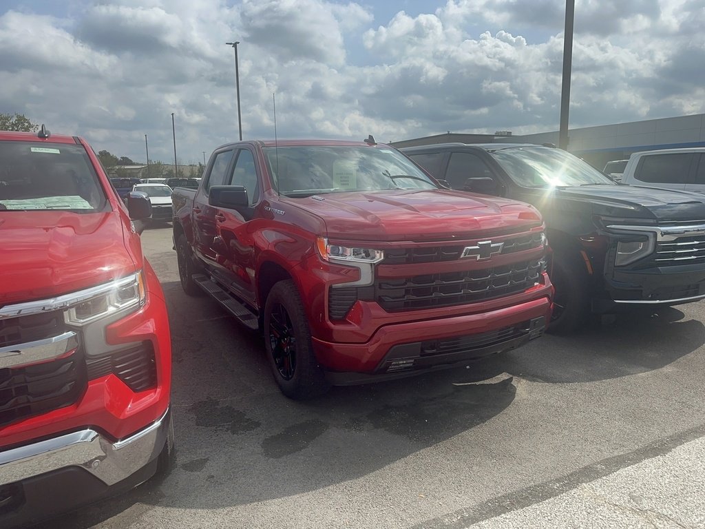 2025 Chevrolet Silverado 1500 RST photo 3