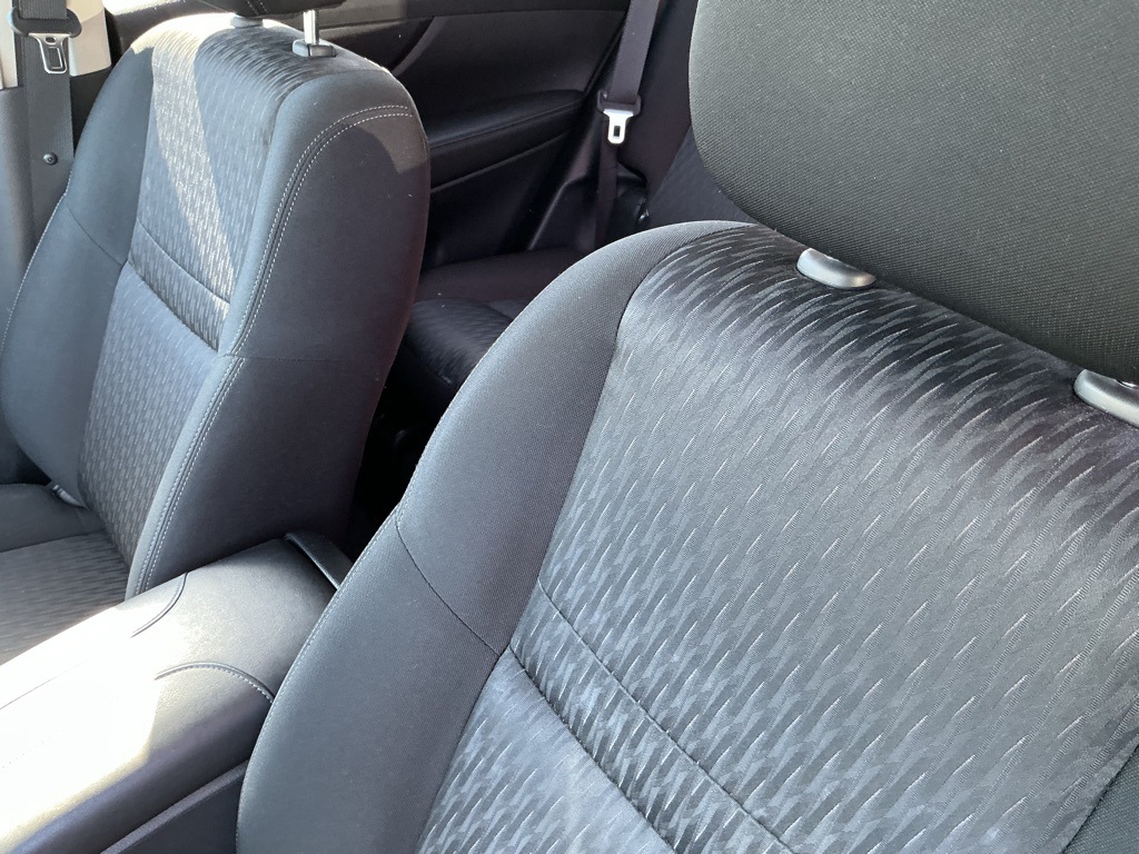 2019 Nissan Rogue SV photo 3