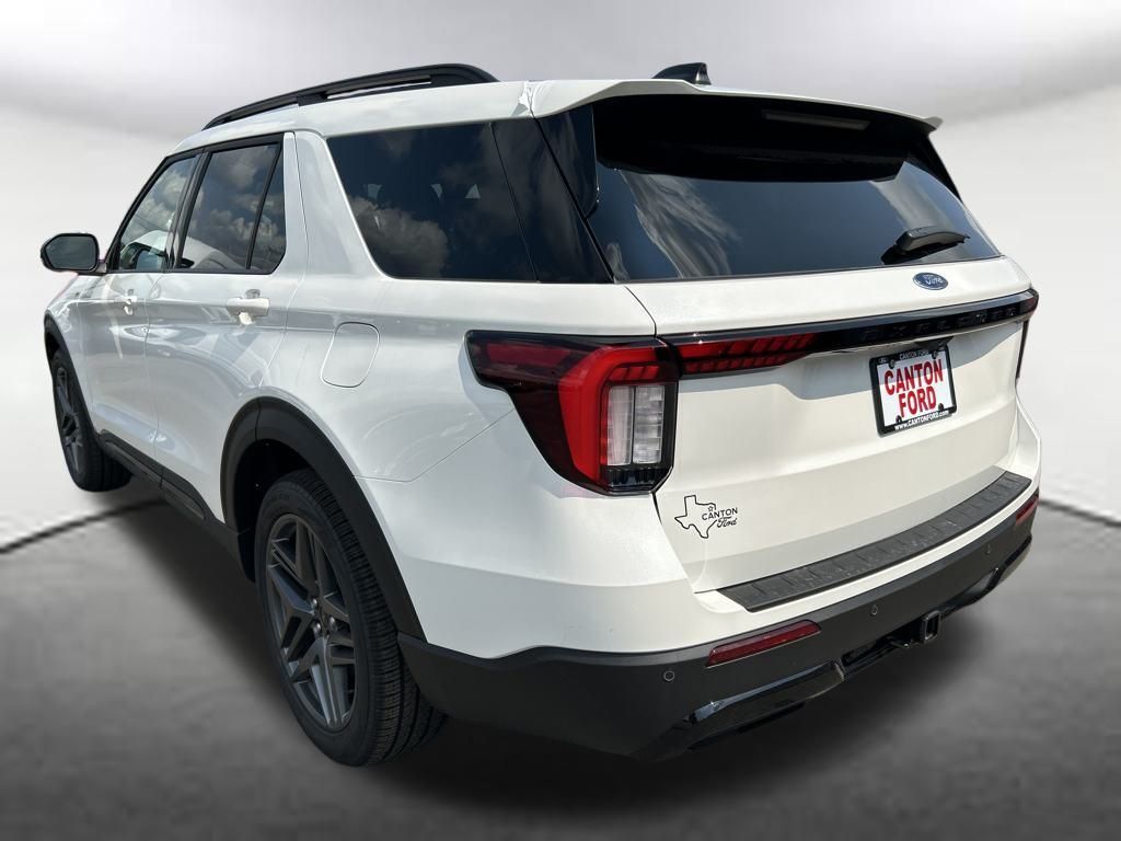 2025 Ford Explorer ST-Line photo 3