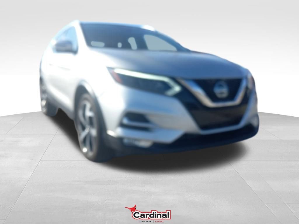 2022 Nissan Rogue Sport SL's photo