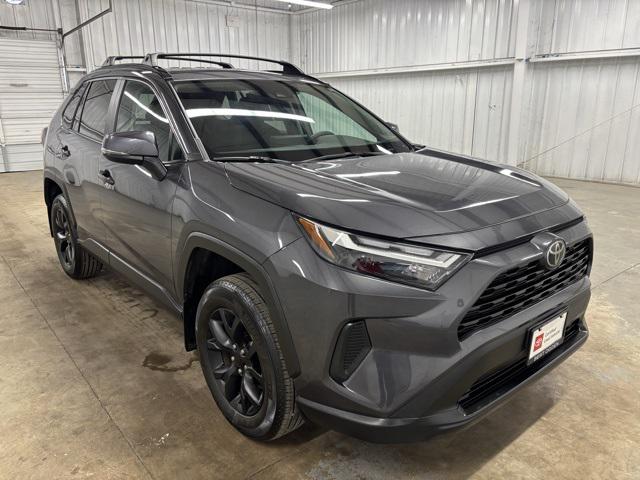 2023 Toyota RAV4 XLE's photo