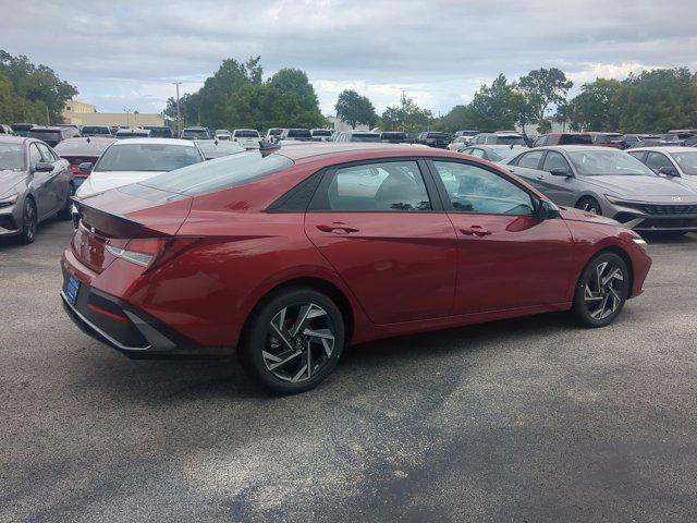 2025 Hyundai Elantra SEL Sport photo 3