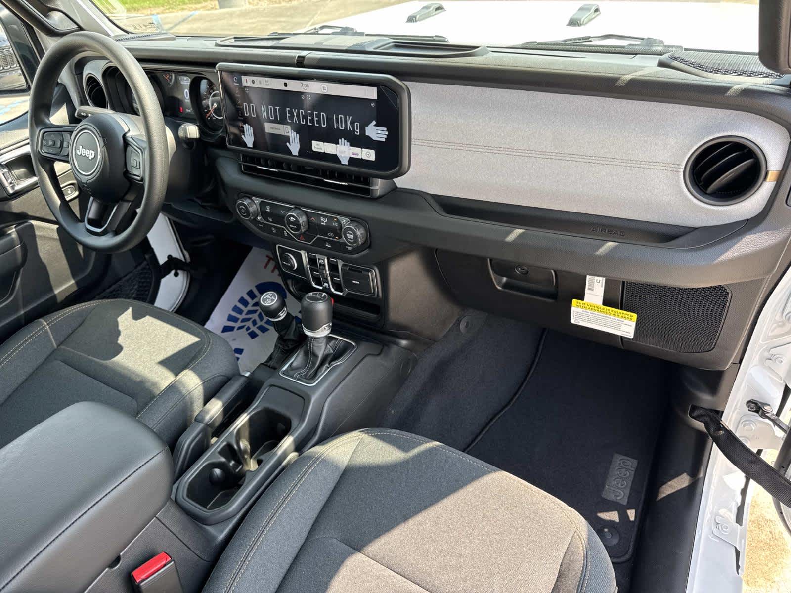 2025 Jeep Gladiator Sport photo 23