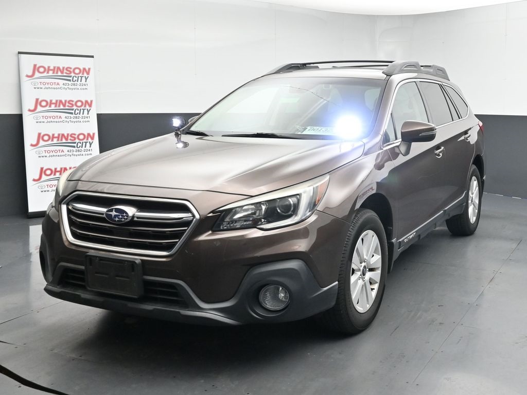 2019 Subaru Outback 2.5i Premium photo 3