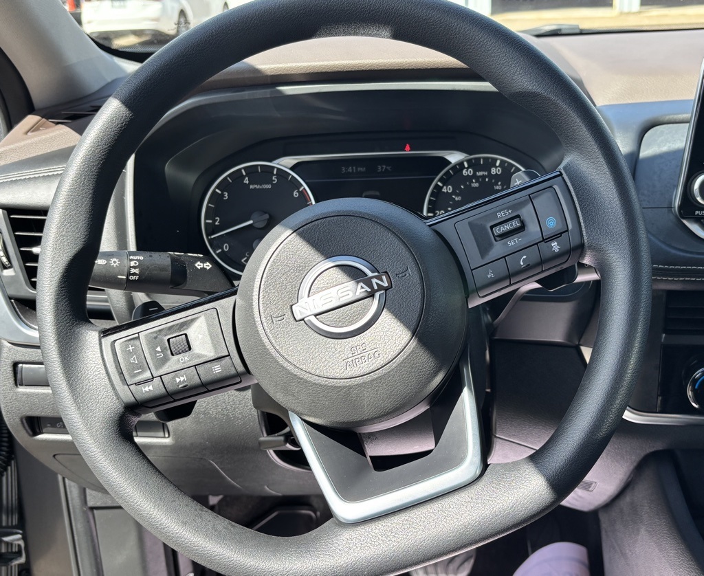 2023 Nissan Rogue SV photo 10