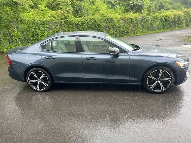 2024 Volvo S60 B5 Core photo 7