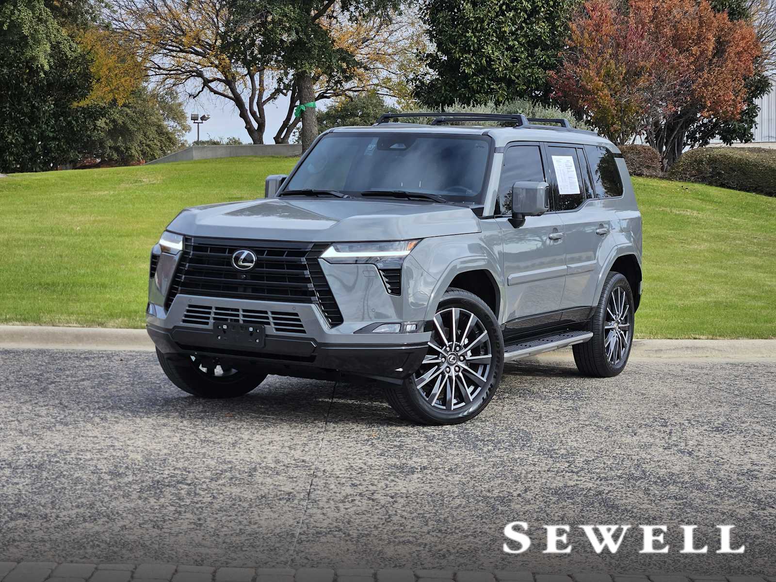 2025 Lexus GX Luxury's photo