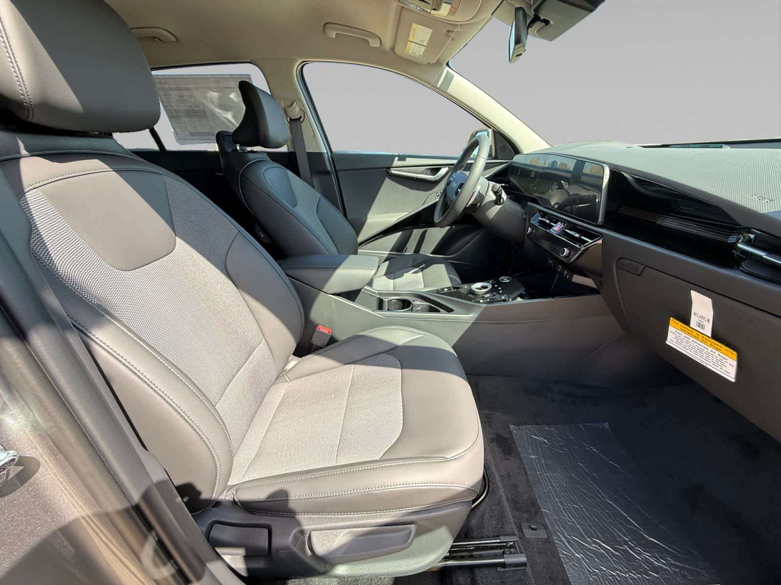 2025 Kia Niro Plug-In Hybrid EX photo 15