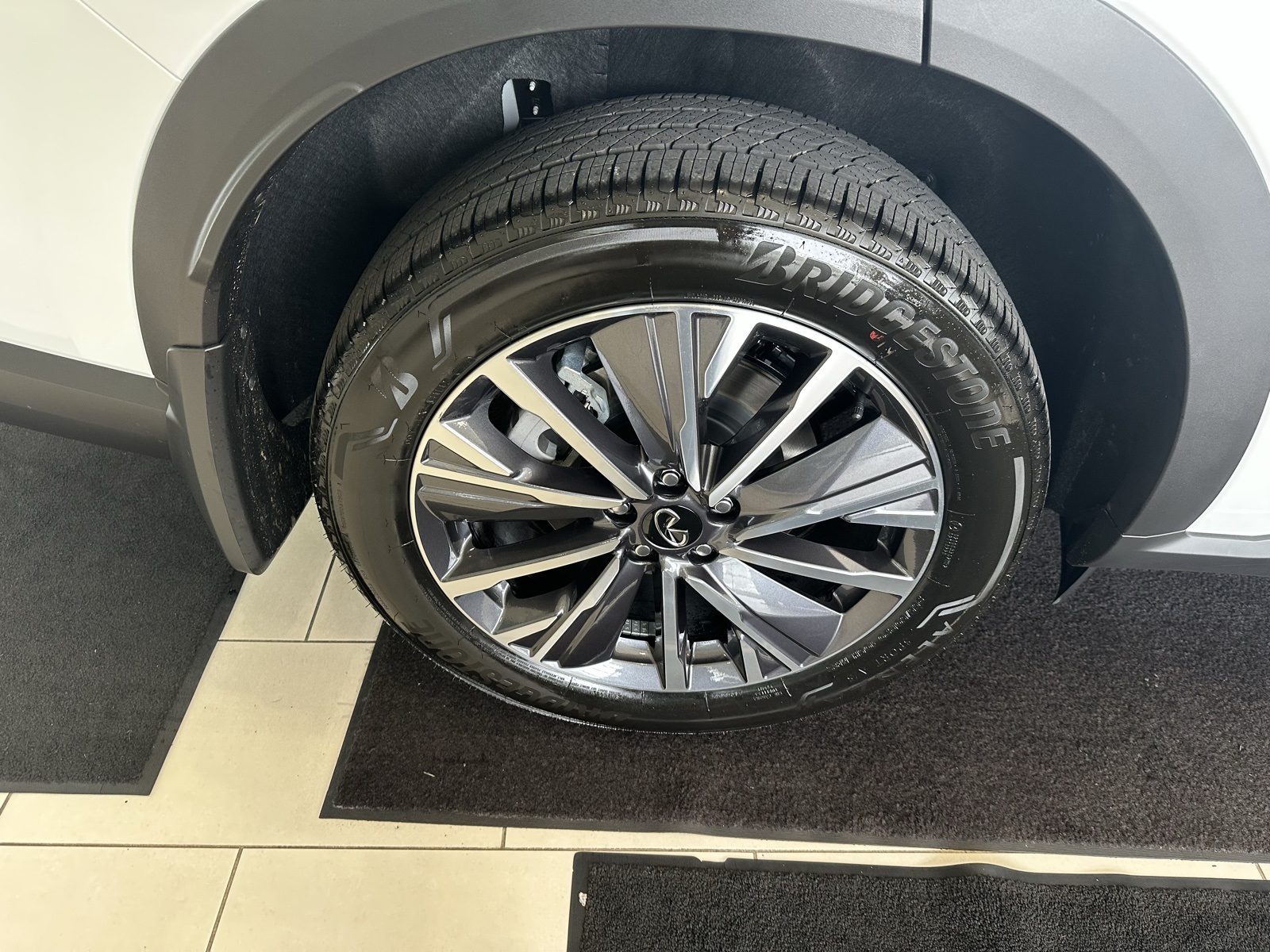 2026 Infiniti QX60 Luxe photo 9