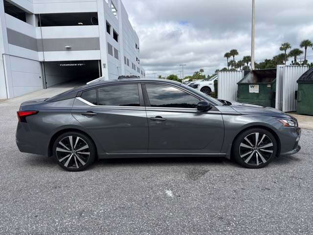 2022 Nissan Altima 2.5 SR photo 2