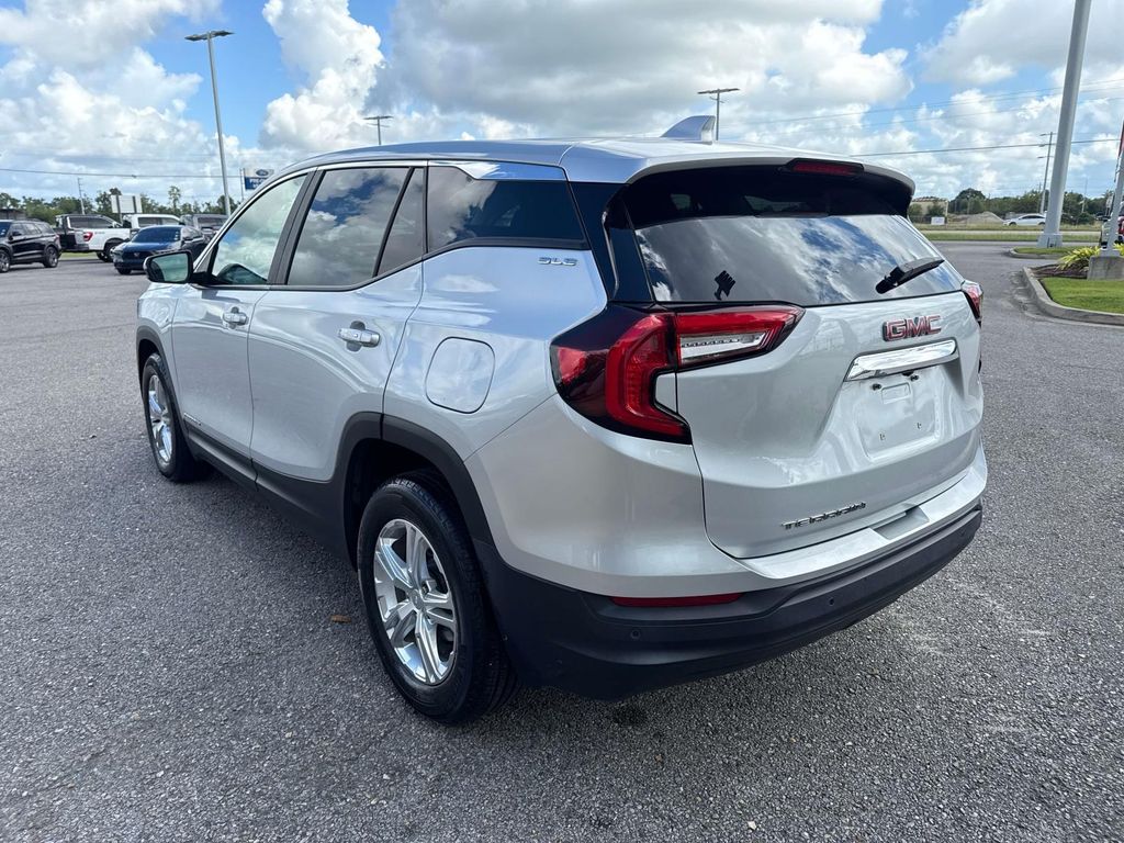 2022 Gmc Terrain SLE photo 2