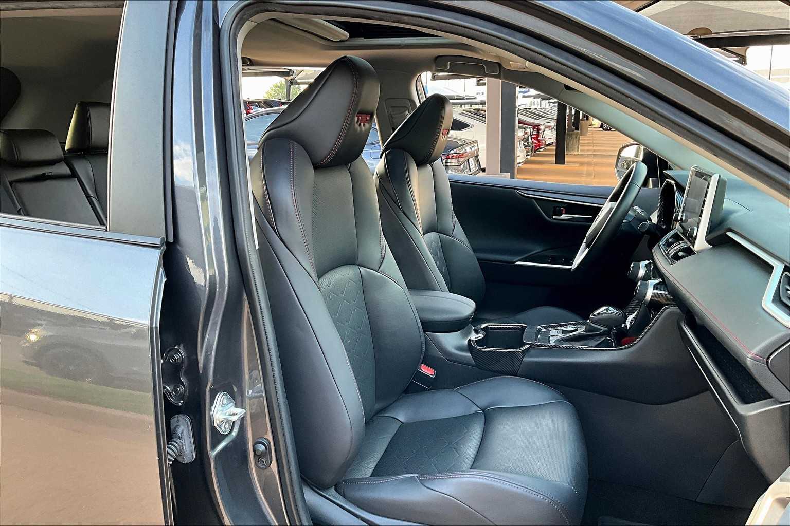 2022 Toyota RAV4 TRD photo 8