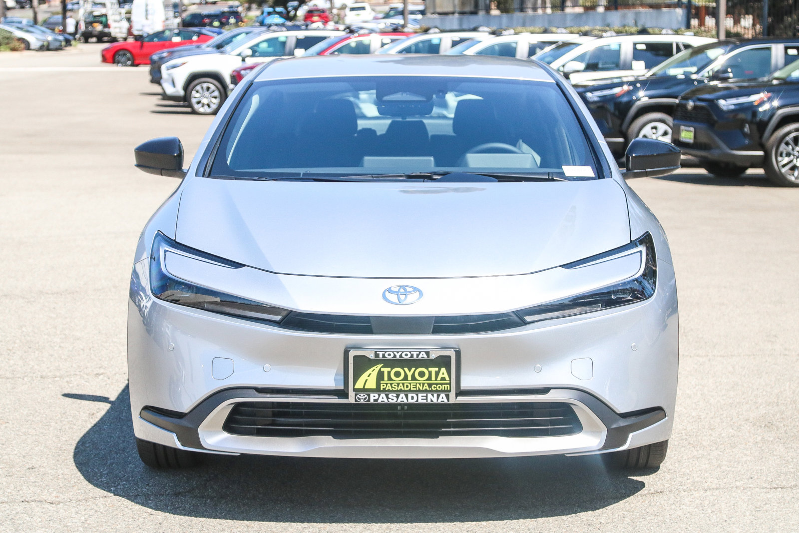 2026 Toyota Prius Plug-in Hybrid SE photo 2