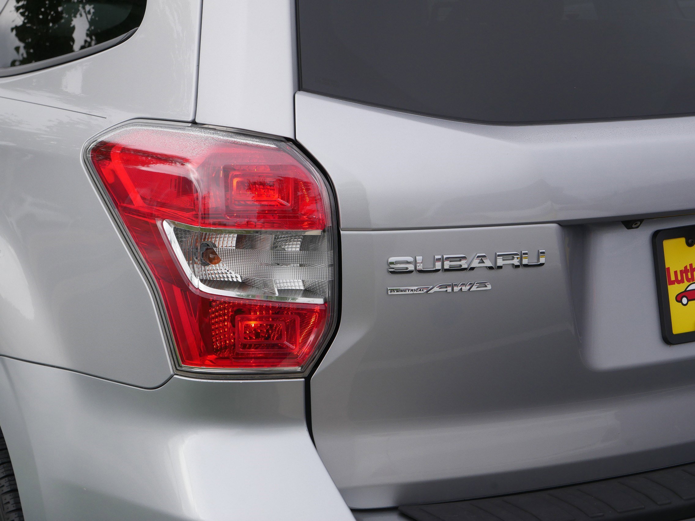 2014 Subaru Forester 2.5i Premium photo 17