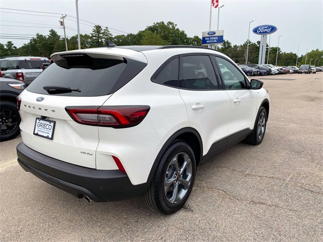 2025 Ford Escape ST-Line photo 2
