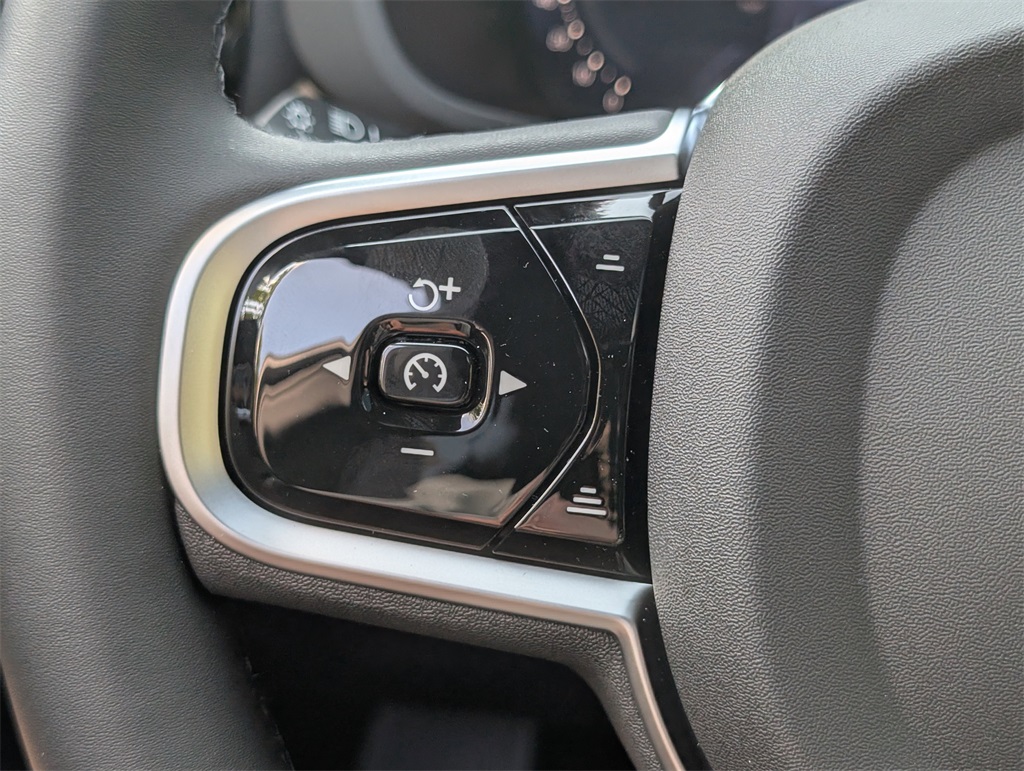 2026 Volvo XC60 B5 Plus photo 14