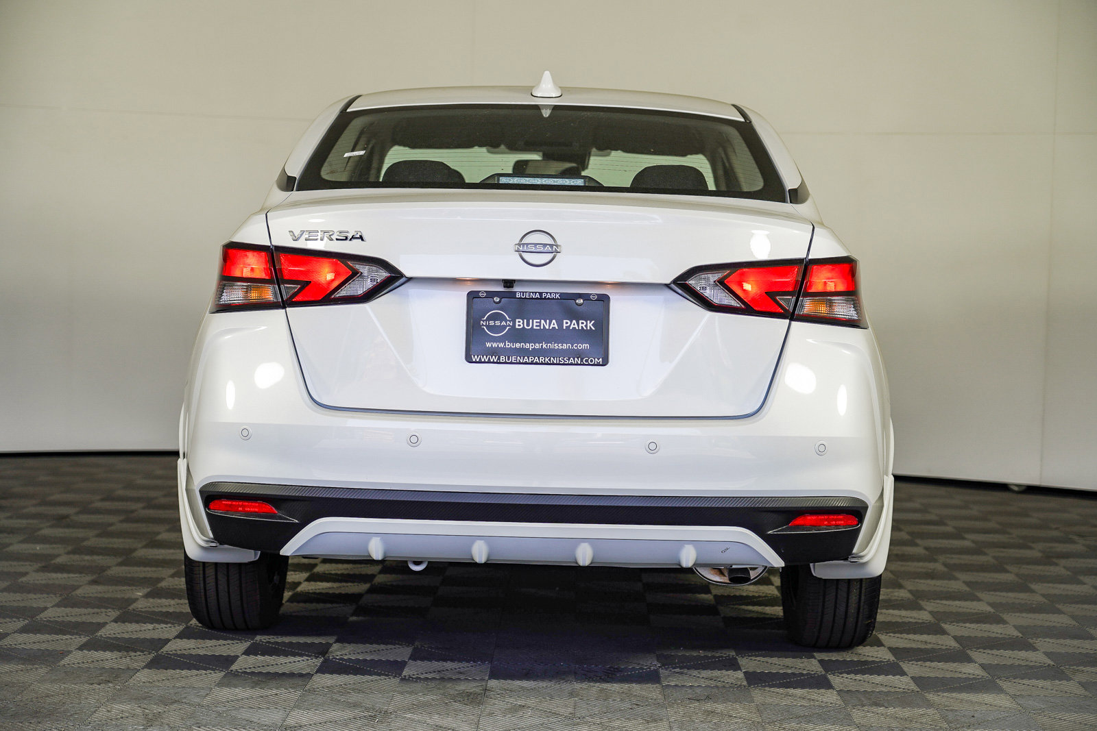 2025 Nissan Versa SV photo 7
