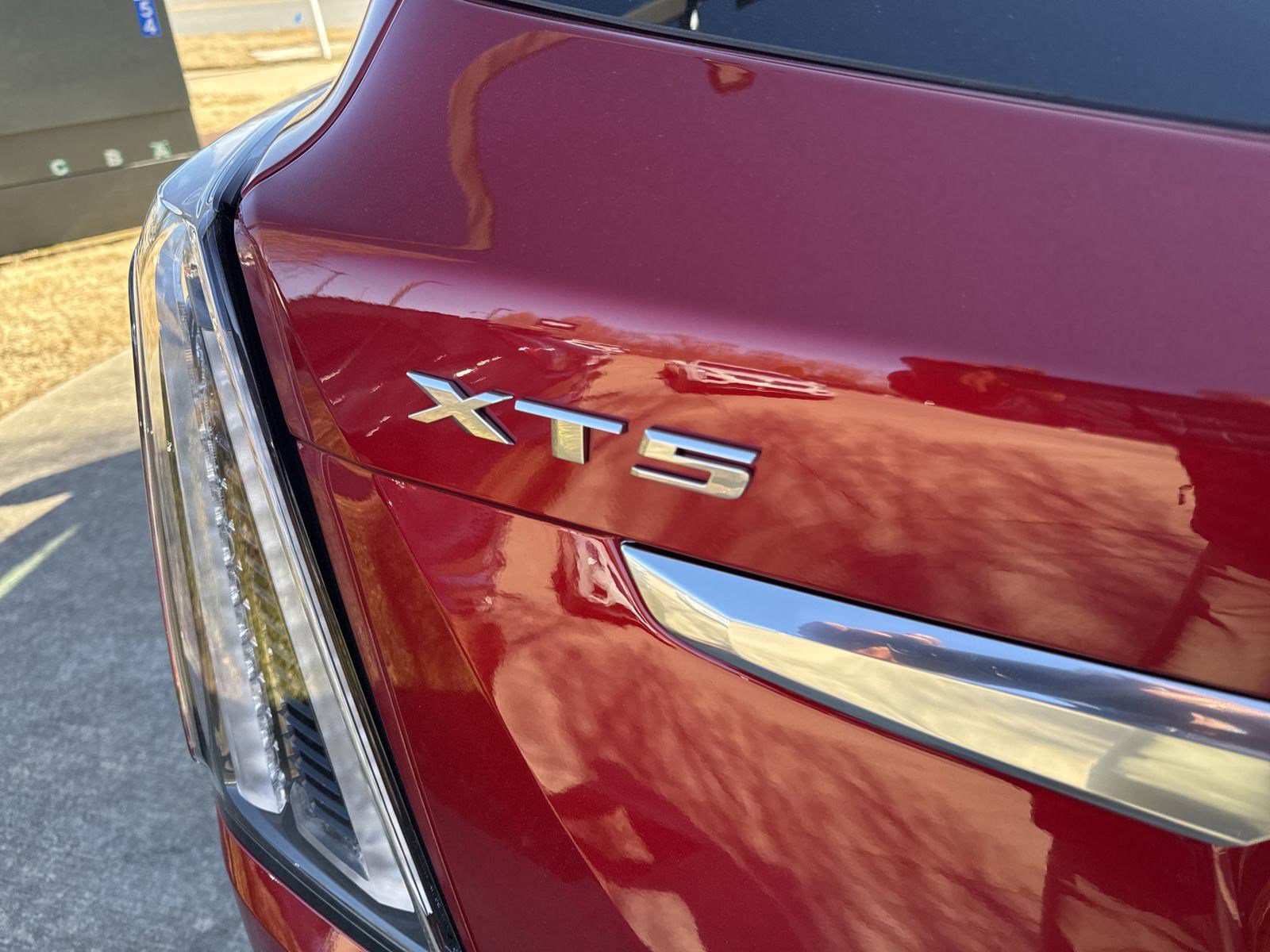 2025 Cadillac XT5 Sport photo 5