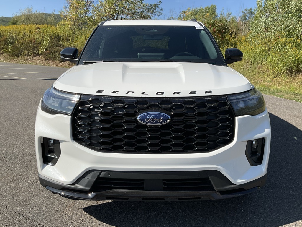 2025 Ford Explorer ST-Line photo 28