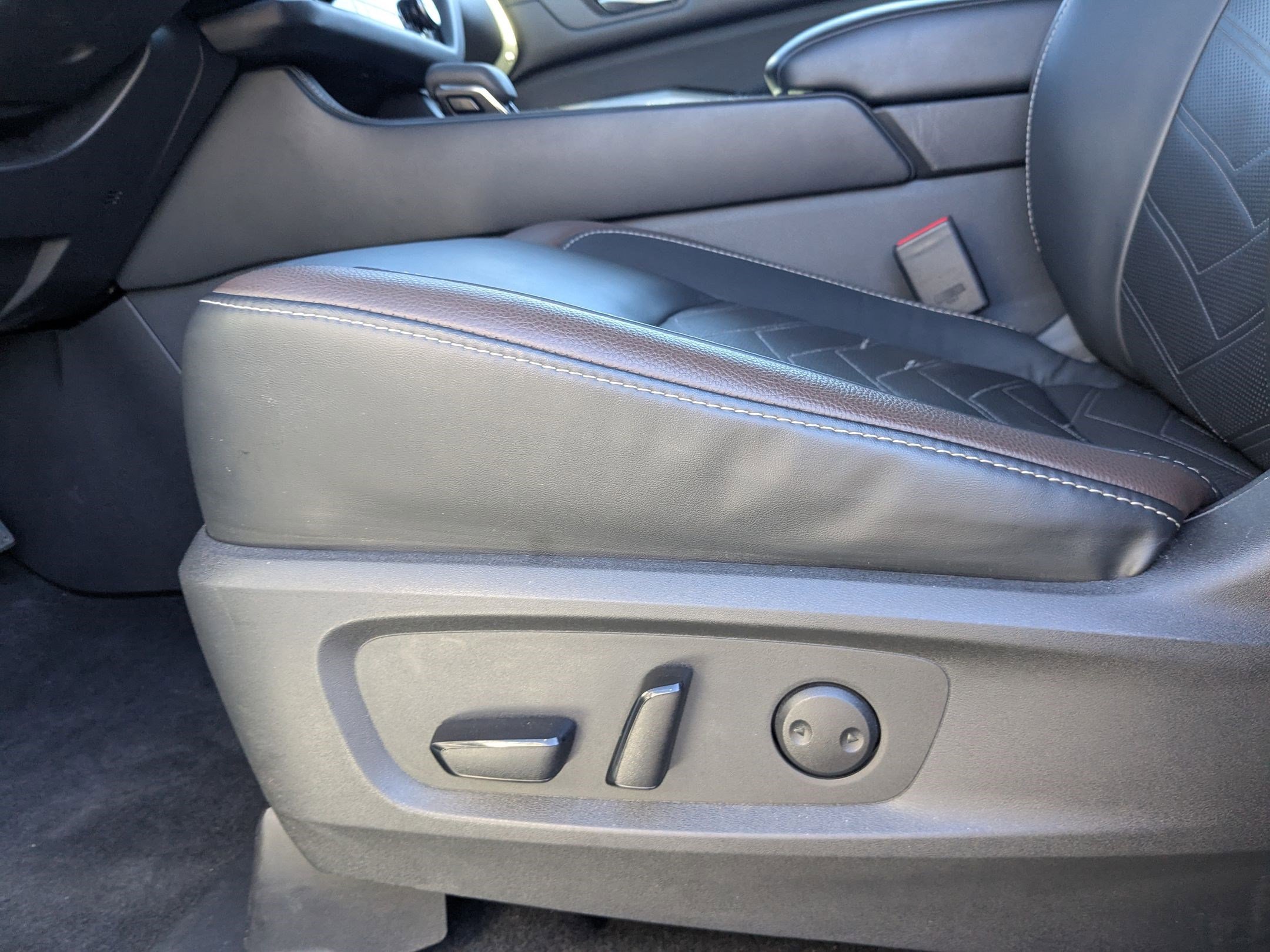 2023 Nissan Pathfinder Platinum photo 28