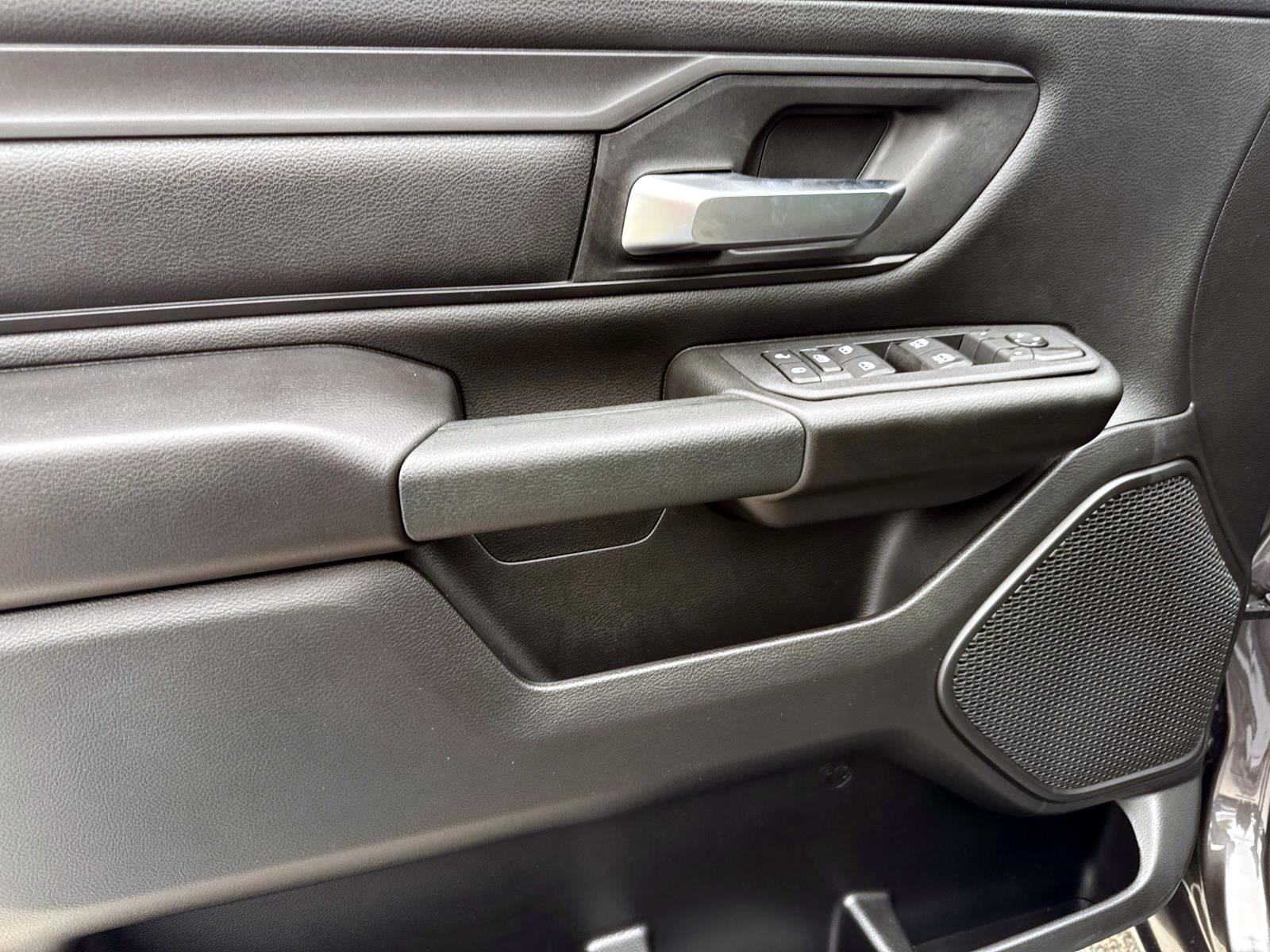 2025 Ram 1500 Tradesman photo 10