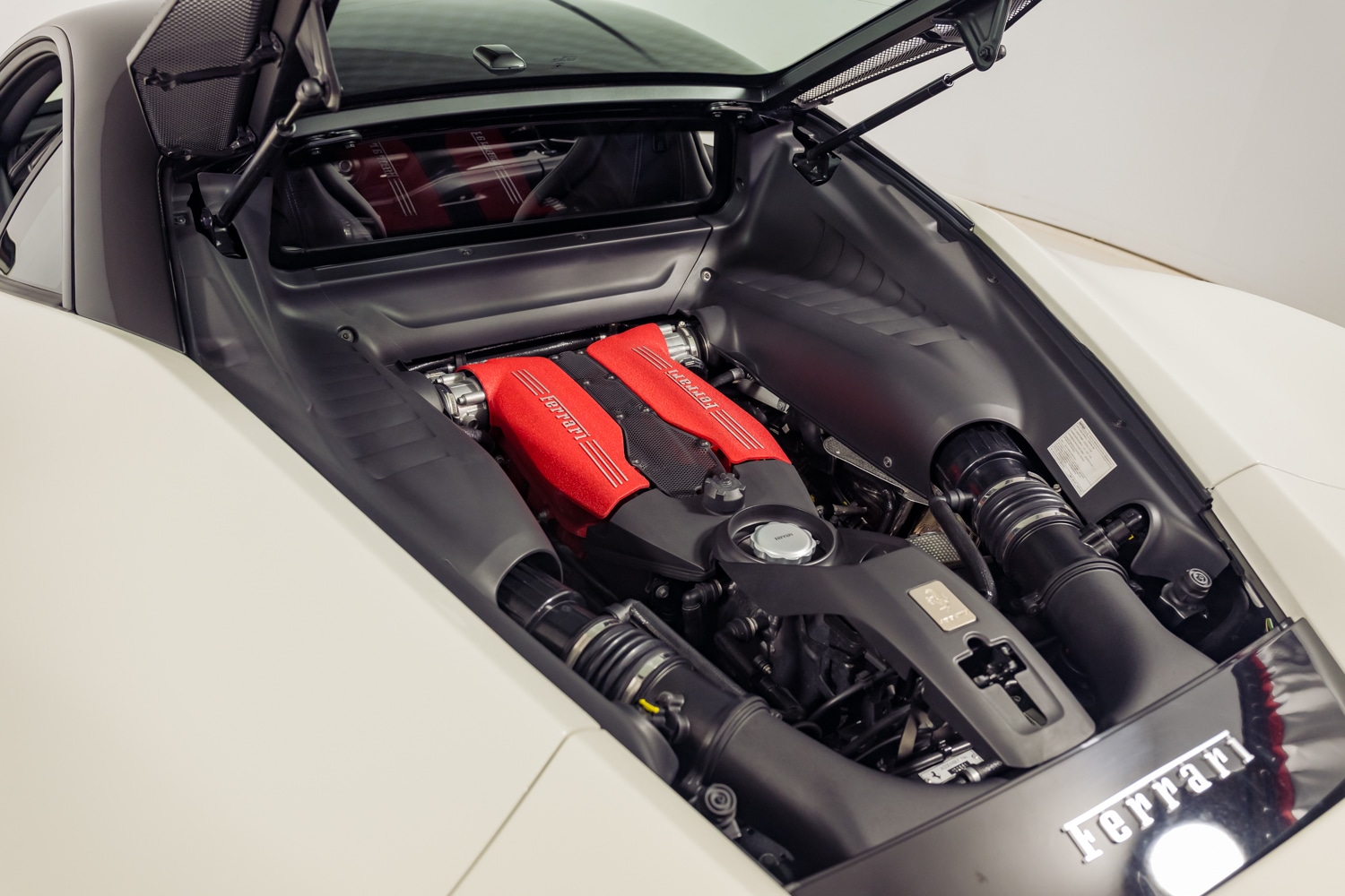 2016 Ferrari 488 GTB photo 39