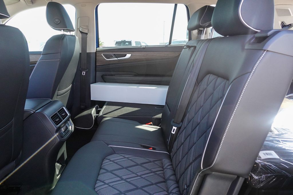 2025 Volkswagen Atlas SEL Premium R-Line photo 25