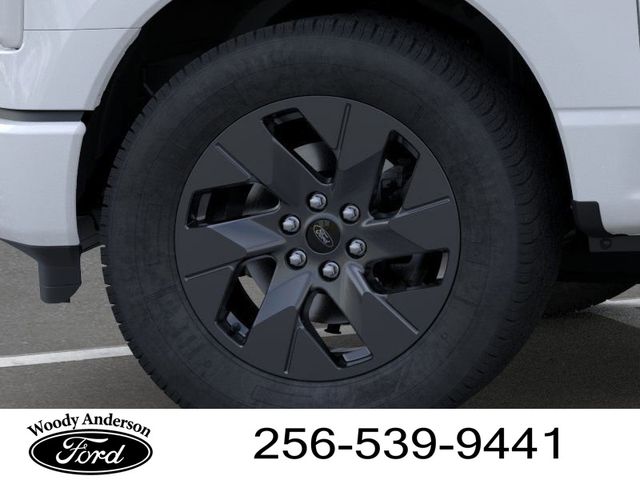 2025 Ford F-150 Lightning photo 18
