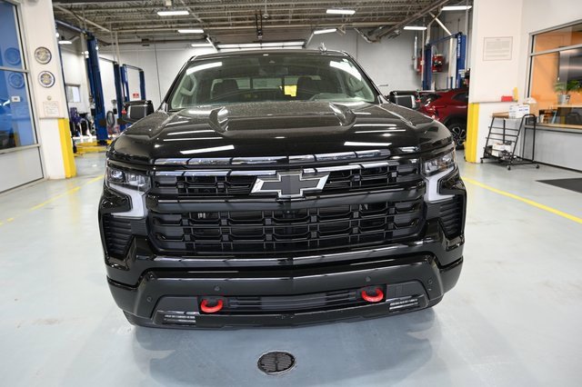 2024 Chevrolet Silverado RST photo 2