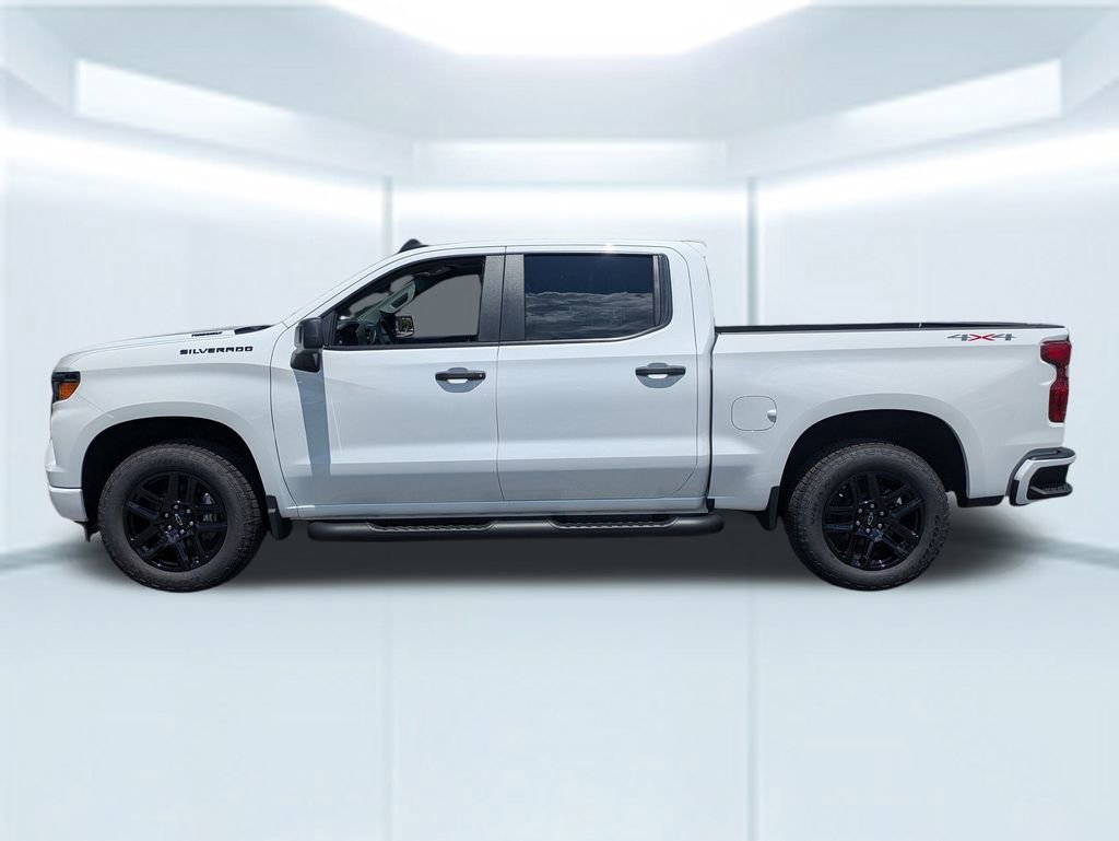 2025 Chevrolet Silverado 1500 Custom photo 2