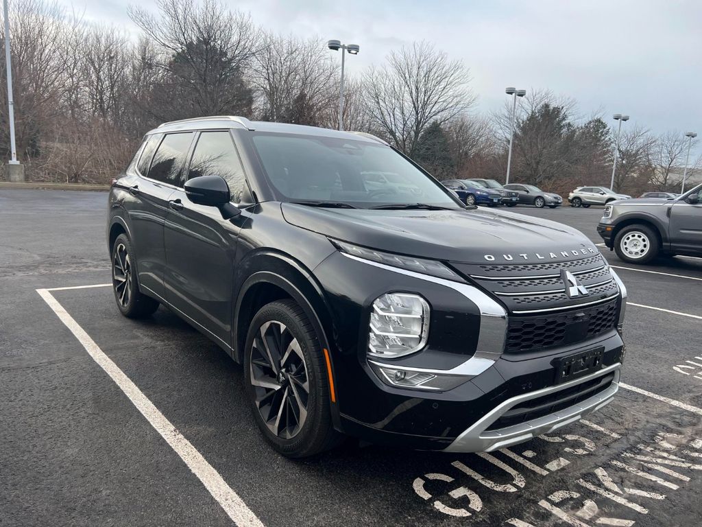 2024 Mitsubishi Outlander SEL Platinum Edition's photo