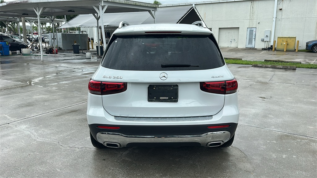 2023 Mercedes Benz GLB 250 4MATIC photo 4