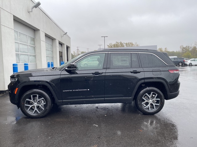 2025 Jeep Grand Cherokee Limited photo 3