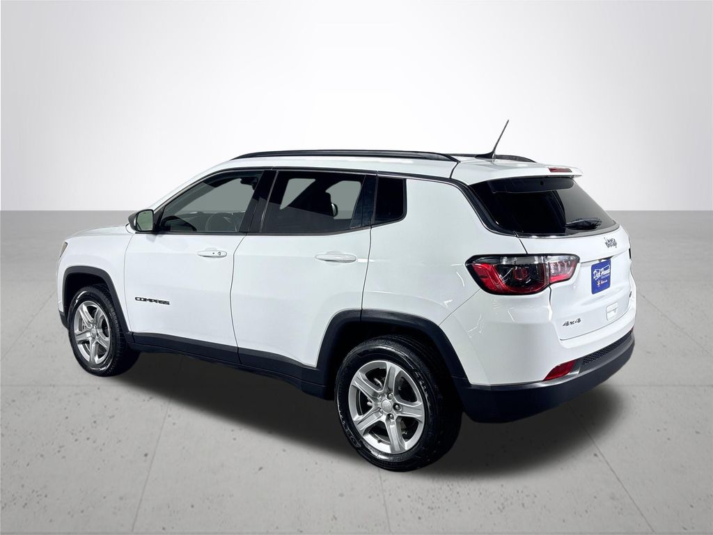 2024 Jeep Compass Latitude photo 4