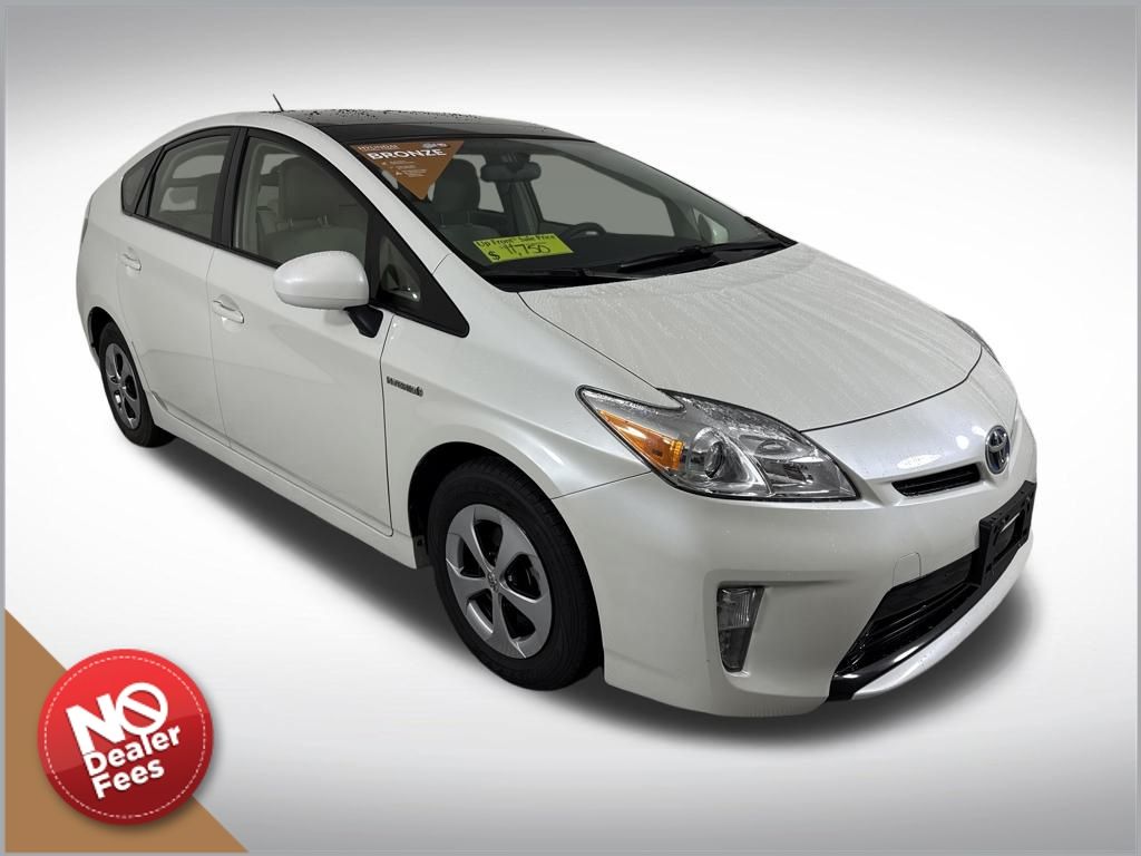 2013 Toyota Prius Three's photo