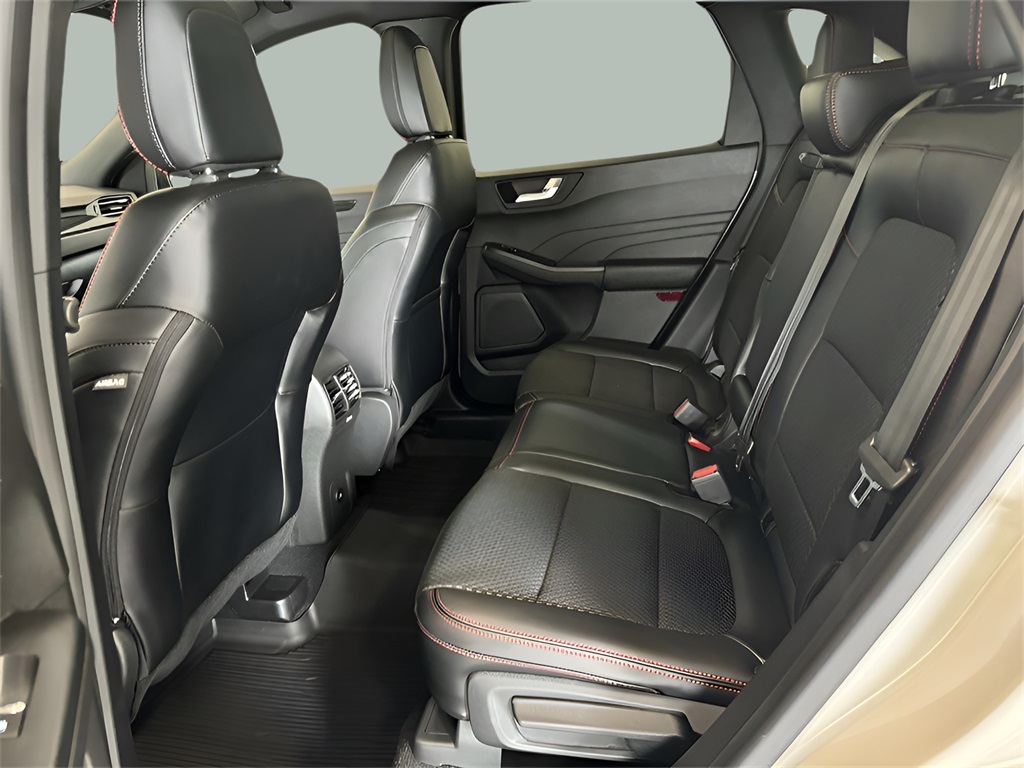 2024 Ford Escape ST-Line photo 17