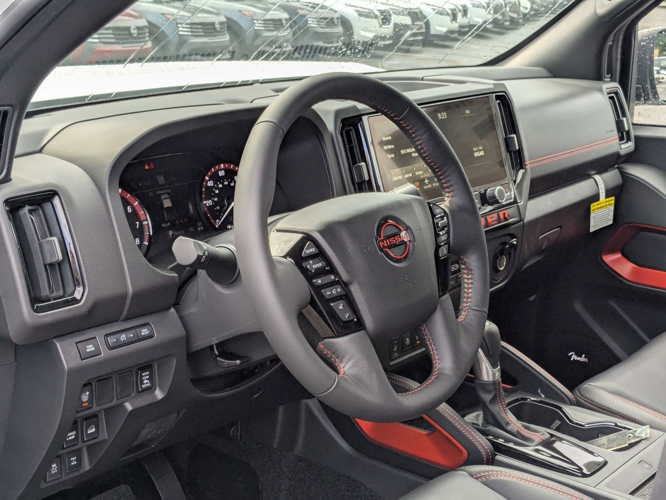 2025 Nissan Frontier PRO-4X photo 3