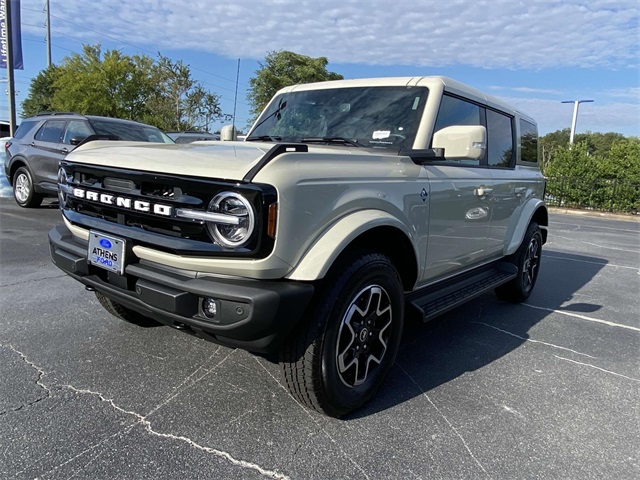 2025 Ford Bronco Outer Banks photo 6