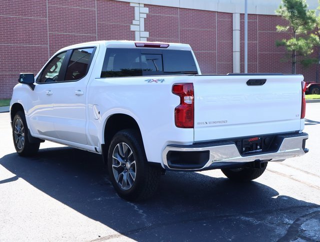 2025 Chevrolet Silverado 1500 LT photo 5