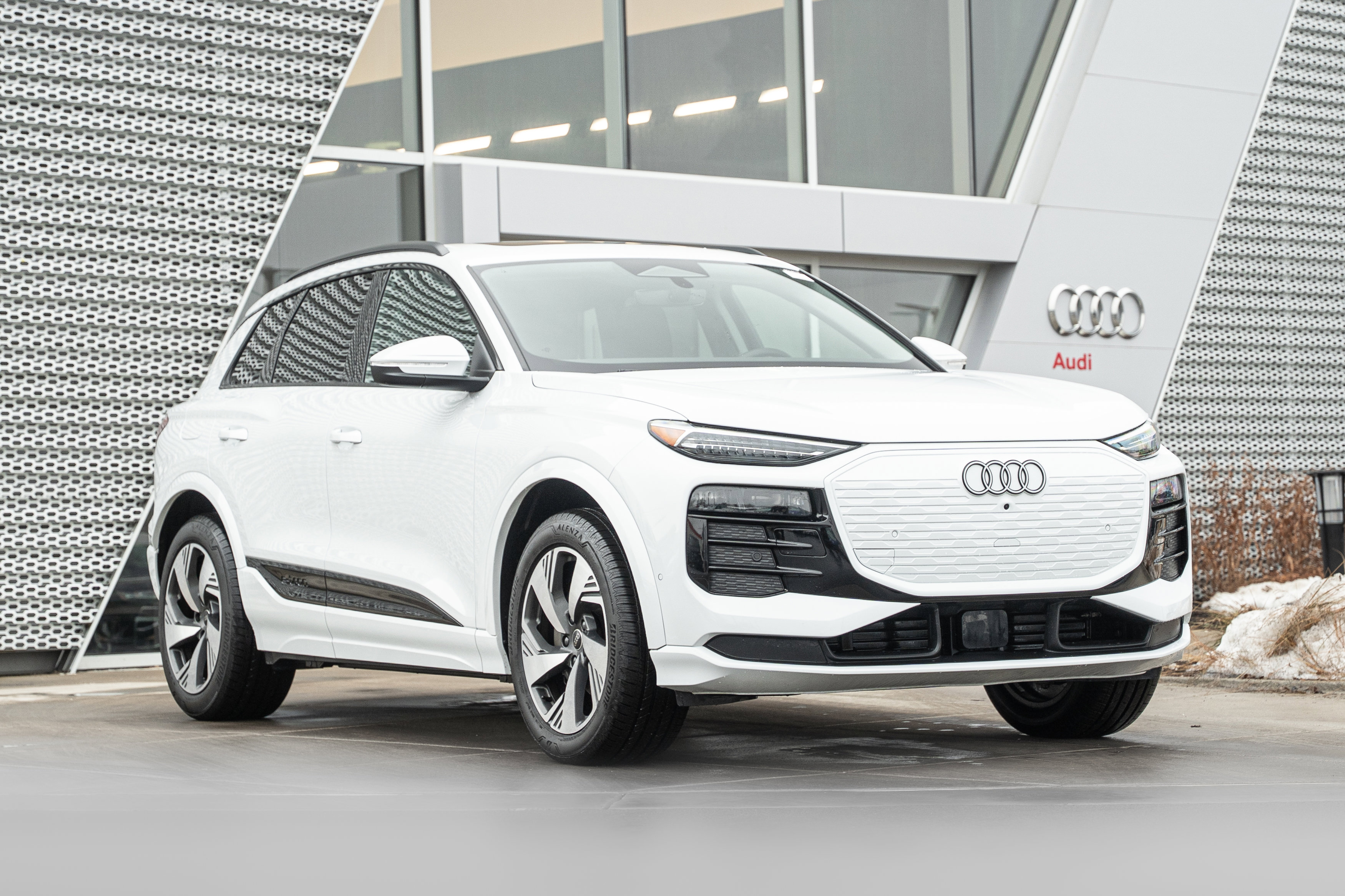 2025 Audi Q6 e-tron Premium Plus's photo