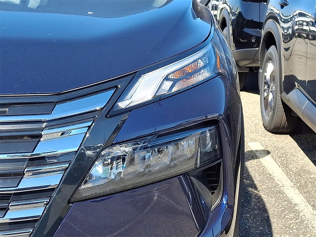 2026 Nissan Rogue SV photo 4