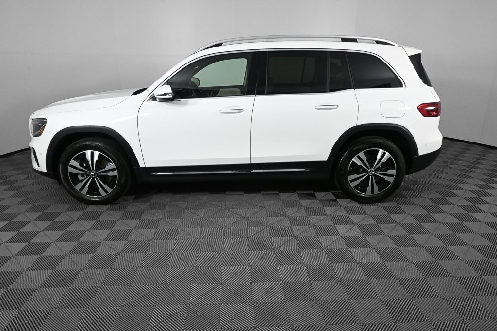 2025 Mercedes Benz GLB 250 photo 3