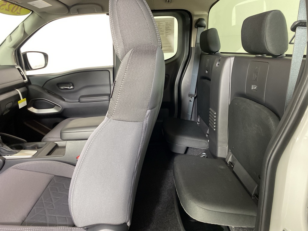 2025 Nissan Frontier SV photo 22
