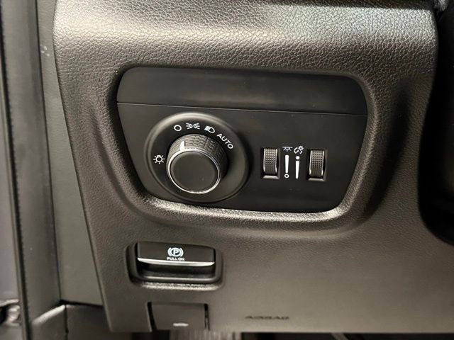 2021 Jeep Grand Cherokee Laredo photo 10