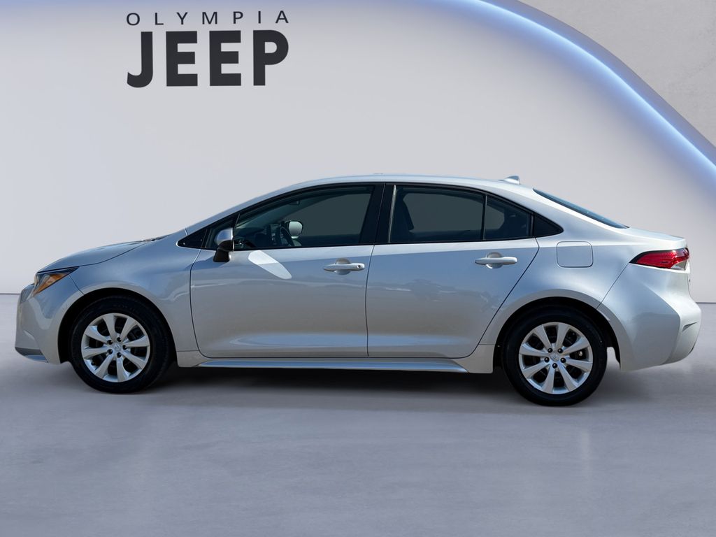 2024 Toyota Corolla LE photo 2