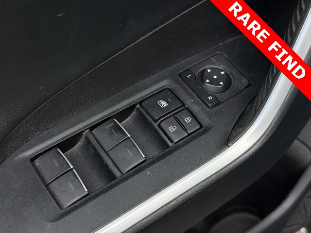 2022 Toyota RAV4 Hybrid XSE photo 11